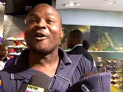 Usain Bolt enflamme les platines à Paris