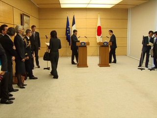 Don't turn away from euro, French PM tells Japan investors