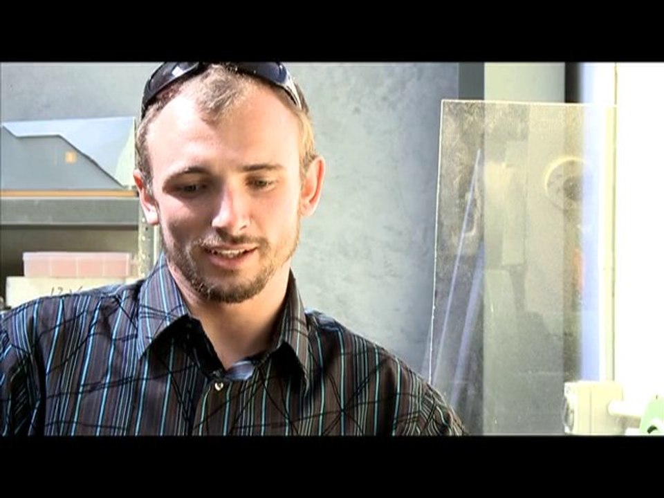 N.Zealand inventors produce bionic legs for paraplegics