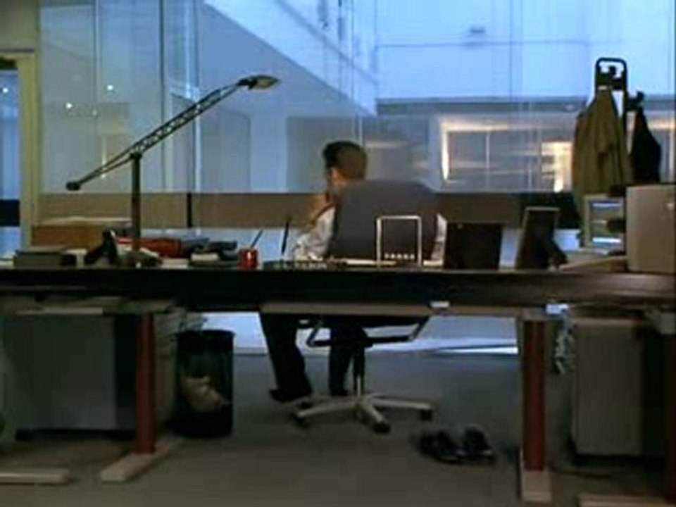 mov_jlaw_03