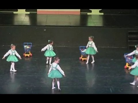 Gala de Danse 2010- Les Courses au Supermarché