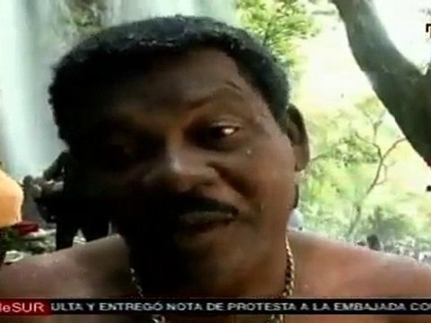 Devotos haitianos piden a Erzulie, la diosa del amor