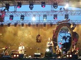 Olivia Ruiz et les Bombes 2 bal