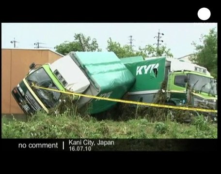 Typhoon leaves five dead and five missing... - no comment