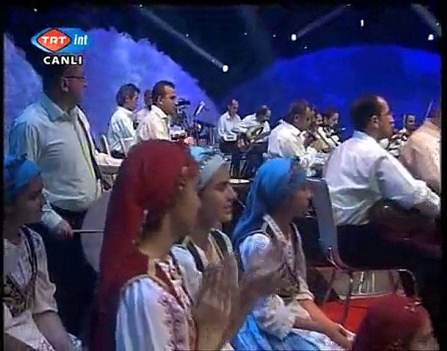 Sevcan Orhan - Beyaz Giyme Söz Olur siyah giyme toz olur..