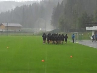 ΠΡΟΠΟΝΗΣΗ ΑΕΚ ΥΠΟ ΒΡΟΧΗ