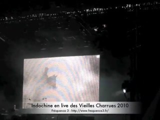 Entrée en scène d'Indochine aux Vieilles Charrues 2010