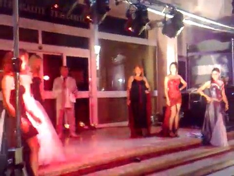 Défilé de mode à Vitrolles le 03-07-2010 - BOUQUET FINAL