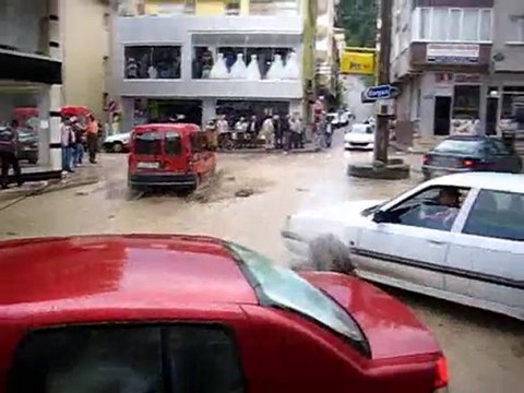 KUMRU'DA SEL- YAYLADA ŞENLİK/BEKİR AKKAYA/KUMRU HABER