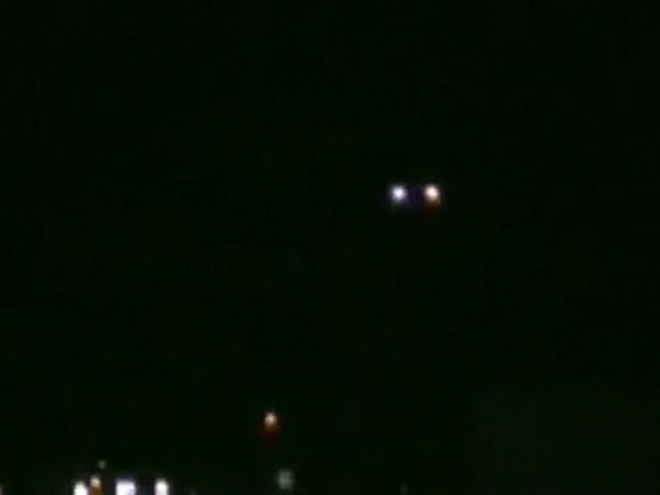 Two UFO / Orbs over Neuquen in Argentina 27 March 2010