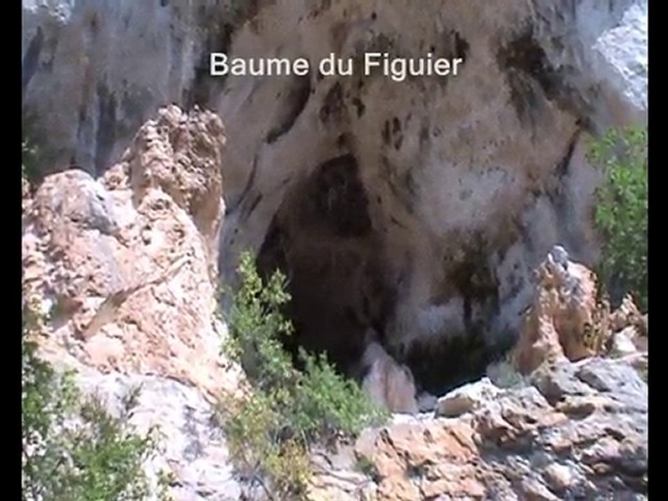 Balade vers les baumes et falaises du Boffi