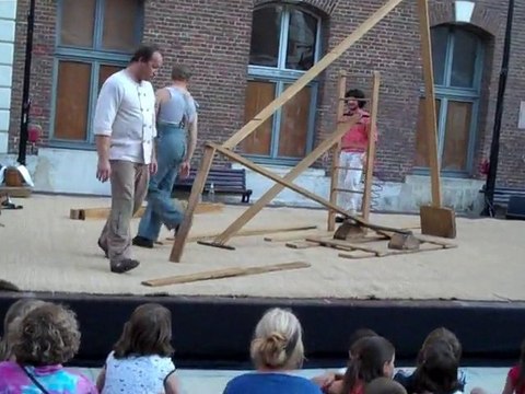 Beauvais- vidéo: Chabatz D'entrar aux scènes d'été