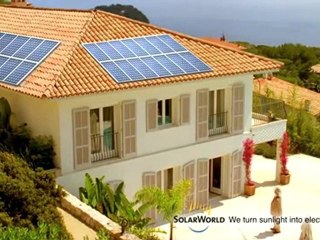 JR Ewing vante des panneaux solaires dans une publicité