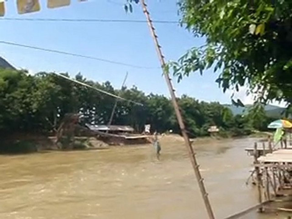 Saut de Danou a Vang Vieng