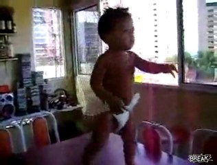 Samba Yapan Bebek UrfaHaberMerkezi Farkıyla