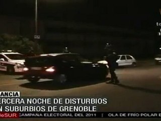 Tercera noche de disturbios en suburbios de Grenoble, Franci