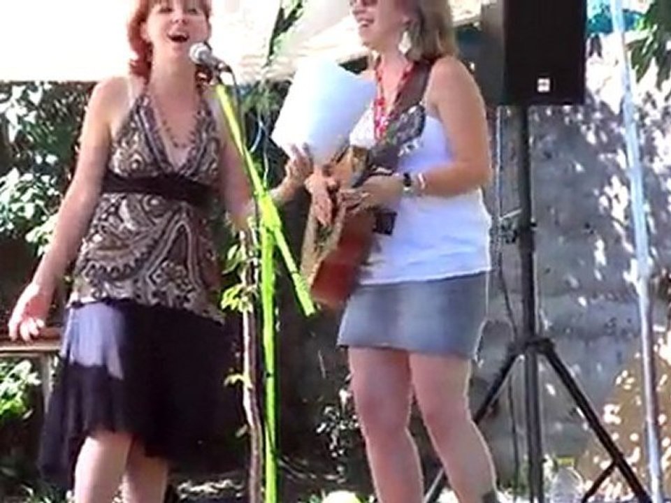 halleluia live in the garden