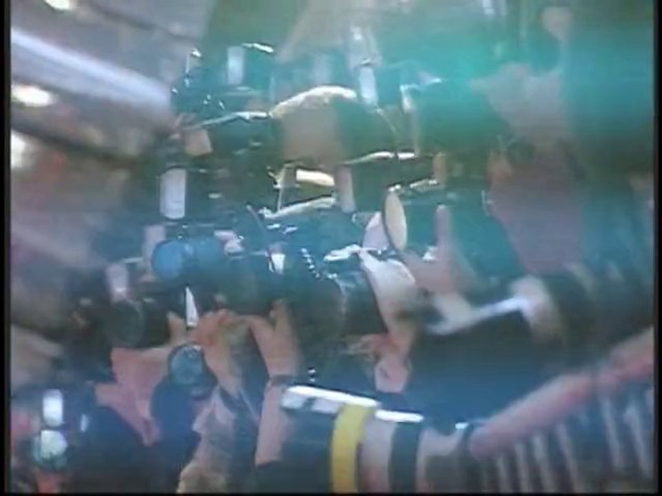 Angelina Jolie on run as spy in 'Salt'