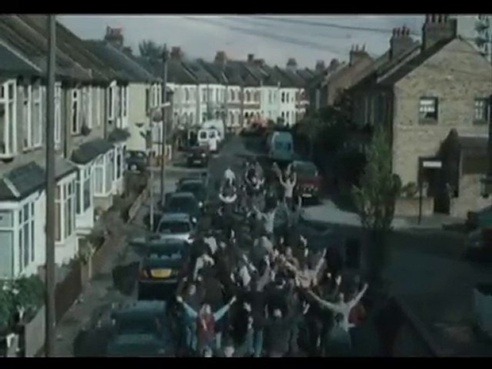 Green Street Hooligans - I'm forever blowing bubbles