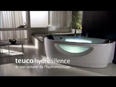 Bainoire design TEUCO Hydrosilence avec salle de bain design MONTANARO