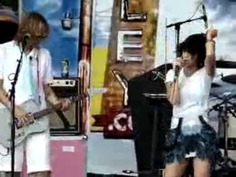 Katy Perry - Hot N Cold - LIVE Nicepeoplegive.info