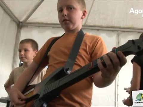 LES ESTIVALES : UN CYBER PLAGE POUR SURFER SUR LE TCHICOU WEB