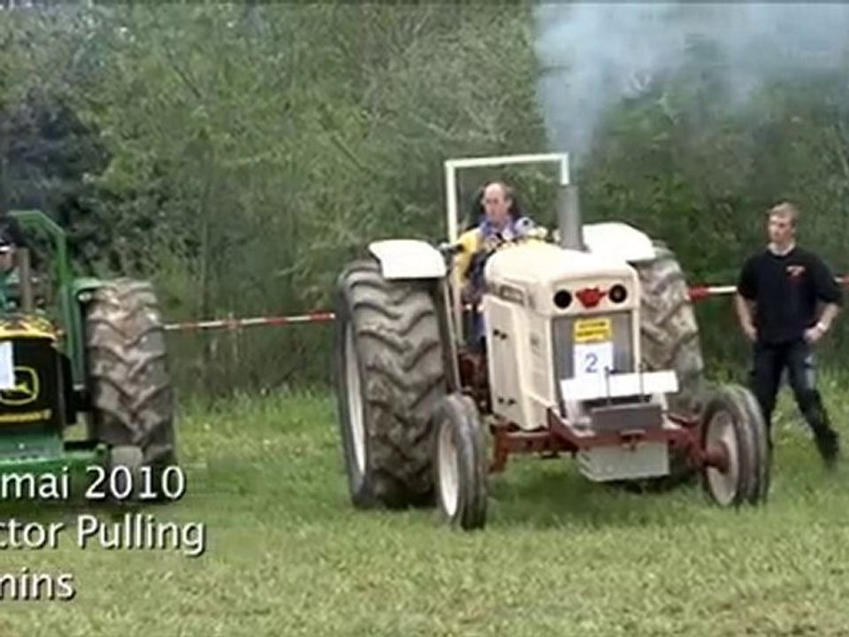 LA CAMERA EN BALADE - Begnins : Tracteur pulling