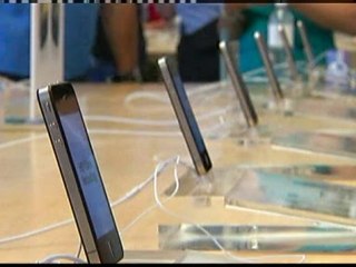 Apple beats forecasts as profits surge