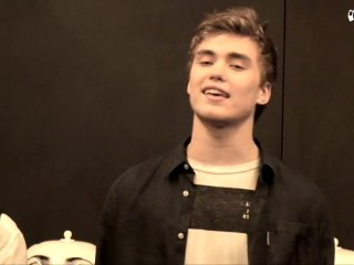 Alex Gardner- I'm Not Mad - Live @ AlloMusic