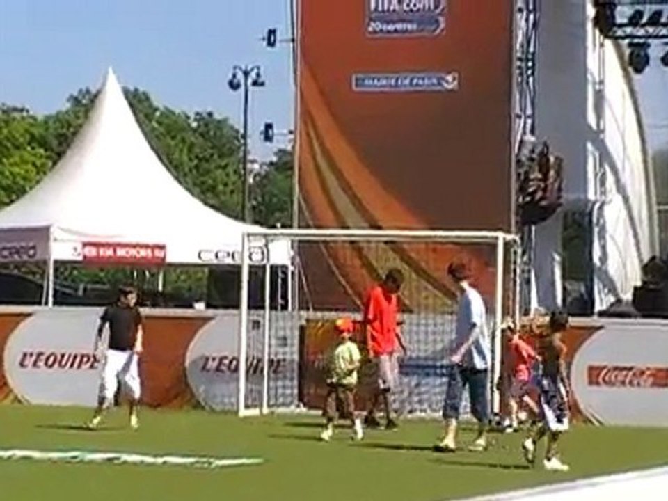 JM And LUCAS In PARIS