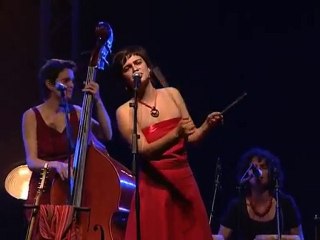 Julie et le vélo qui pleure - EPK