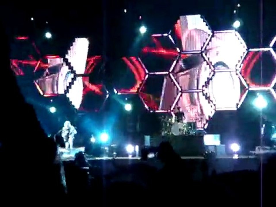 Muse   Supermassive Black Hole   Carhaix 2010