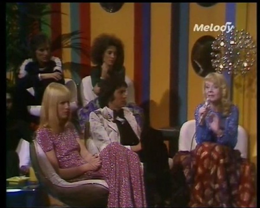 -Isabelle Aubret (1974)-"petite fille ,petit amour ,petit..