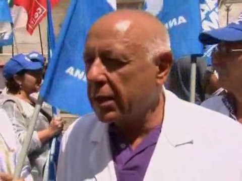 Бастуют итальянские медики