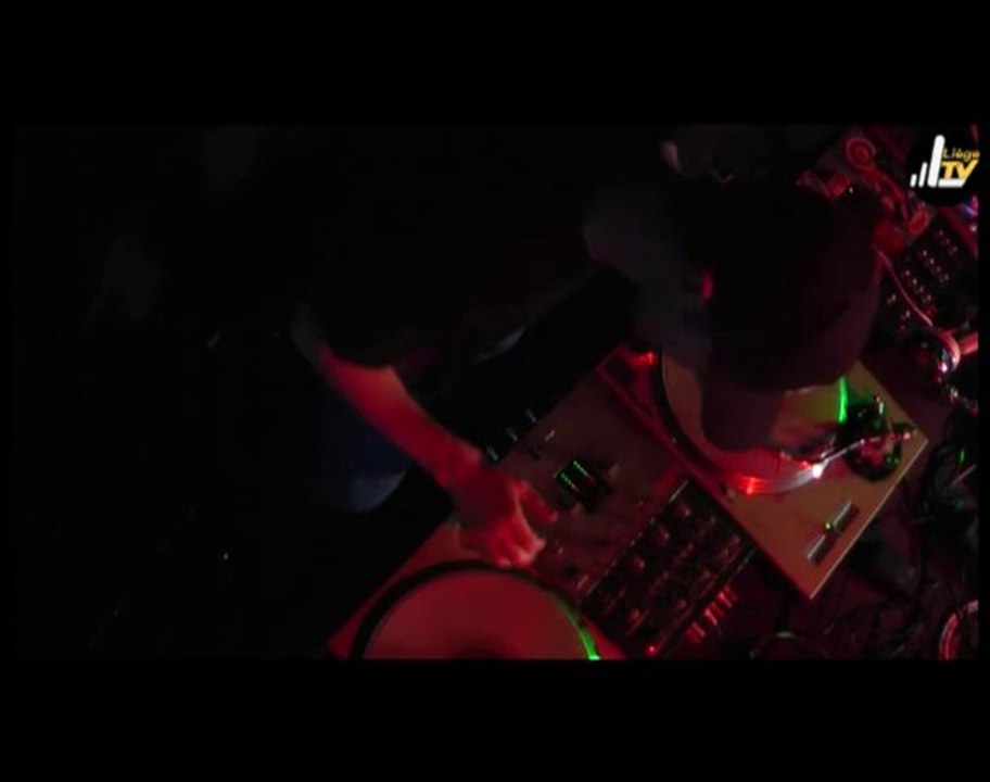 DJ Rasp : démo scratch pour On The Ground Festival 2010