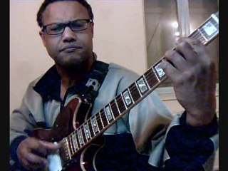 "MURMURES D'UNE GUITARE" PAR TONIO SIXMAINS