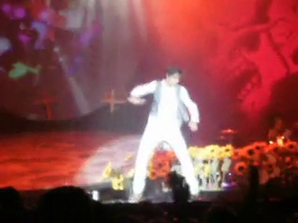 Mika Arènes de Nîmes 20-07-10 Touches You