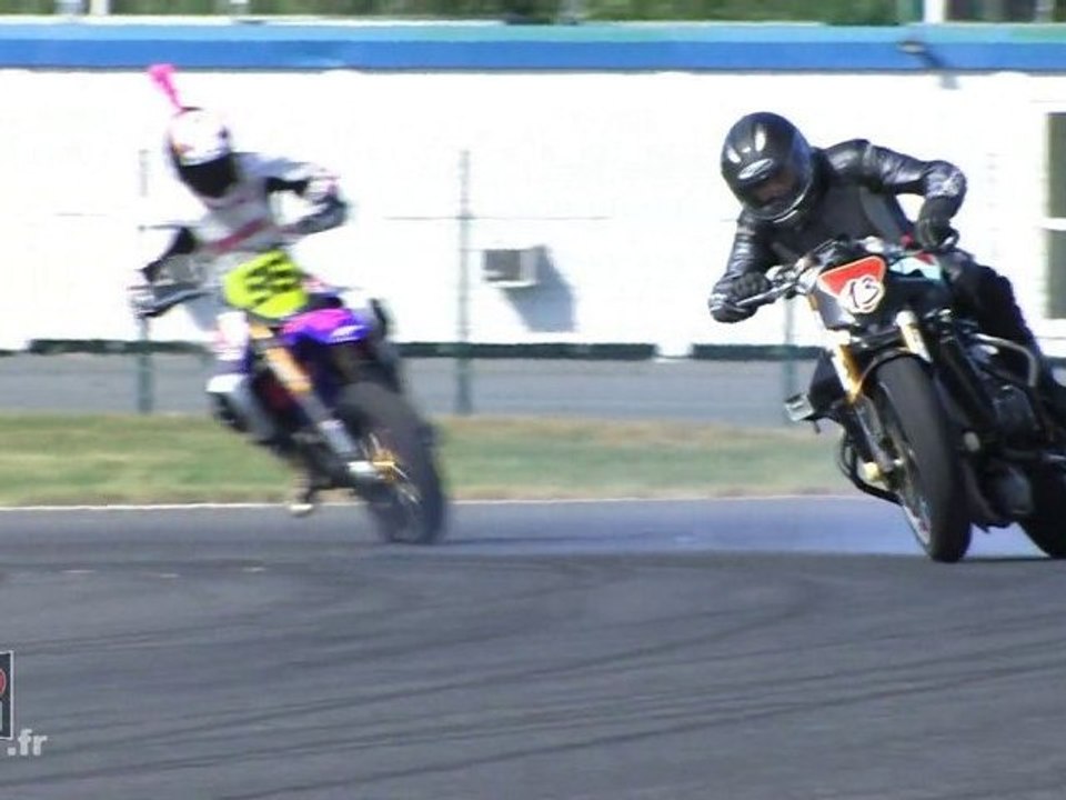 VIDEO MOTO TOUR 2010 : PAS PLUS VITE QU'A FOND ( moto journa