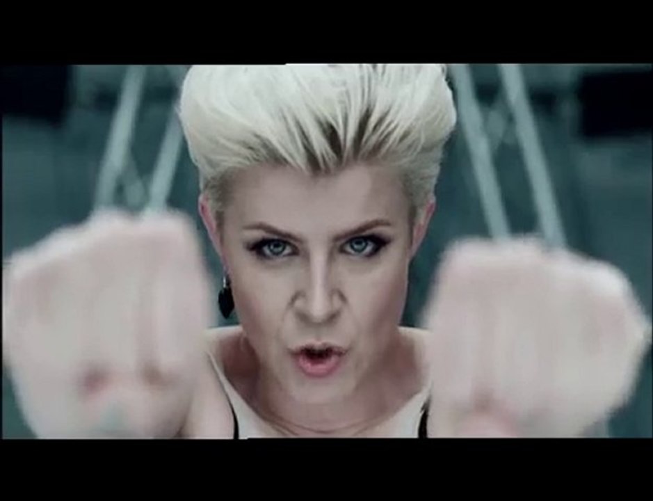 Robyn - Dancing On My Own (Official Video)