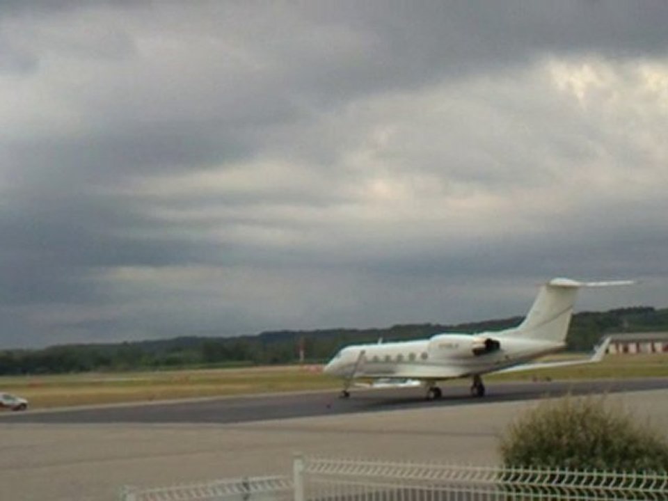 decollage du jet citation de l'aeroport d'avignon