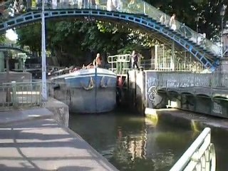 Une péniche dans l'écluse - partie 2