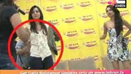 Sonam Kapoor S Wardrobe Malfunction Video Dailymotion sonam kapoor s wardrobe malfunction