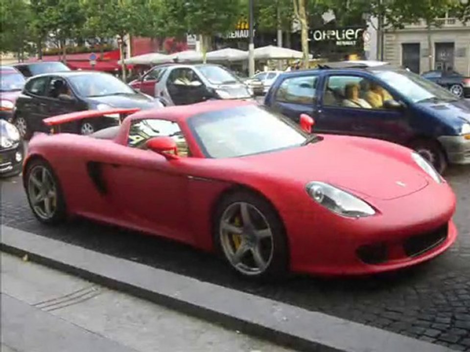 Porsche Carrera GT rouge matte !