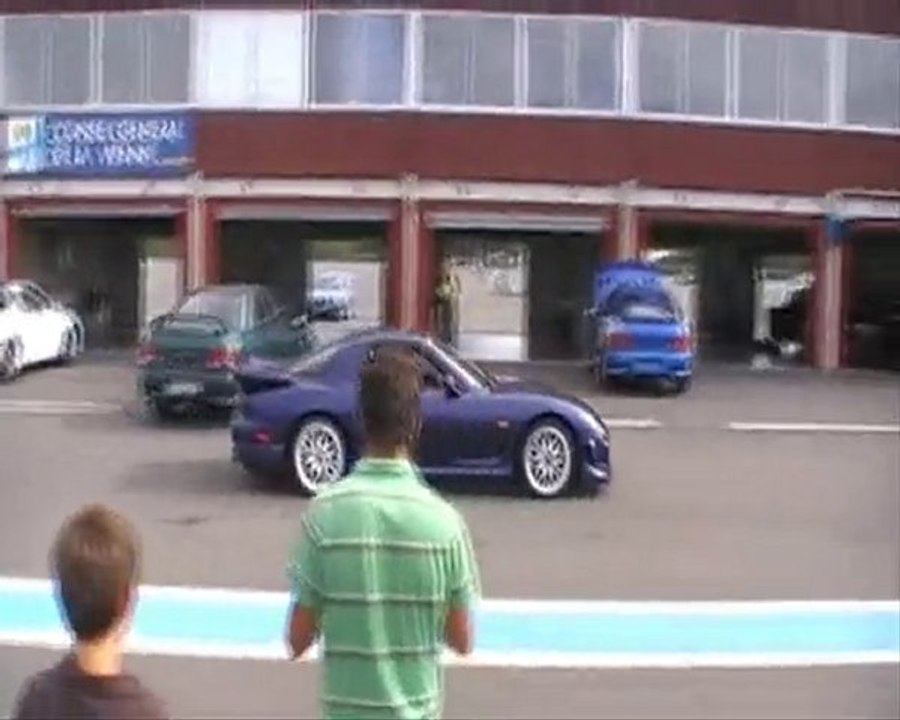 Passage devant les stands sortie JSI Val de Vienne 22.07.10