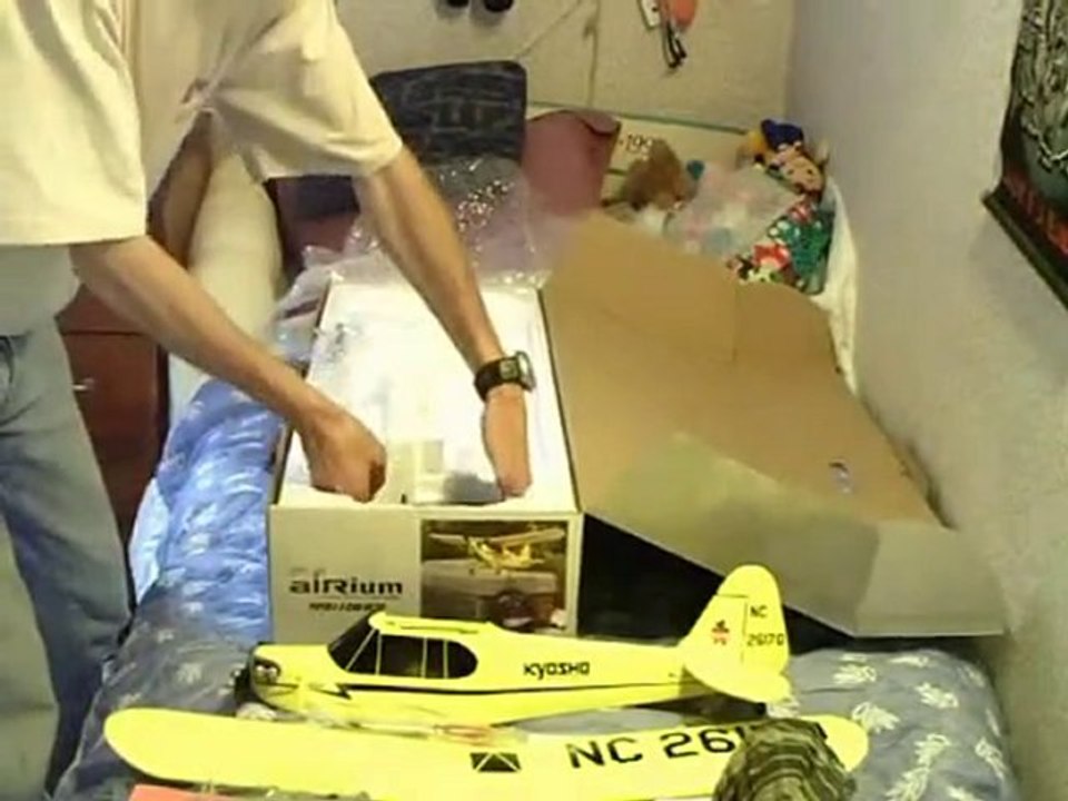 Kyosho Airium Piper J-3 Cub - Déballage et test mécanique