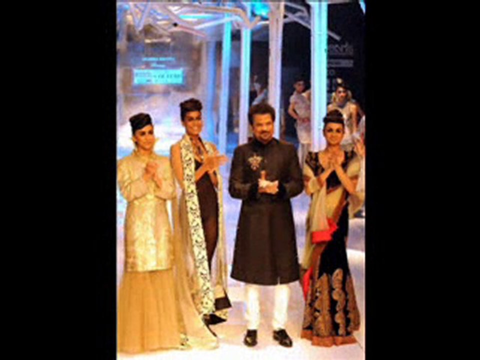 Anil Kapoor and Lisa haydon walk for Anamika Khanna