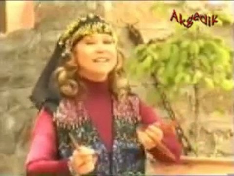 Kesik Cayir - Bedia Akarturk - Akgedik.com