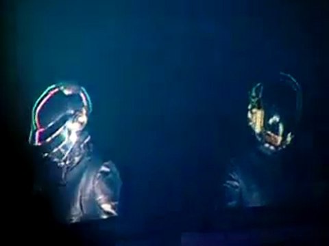 Daft Punk Alive Guy Man qui dort