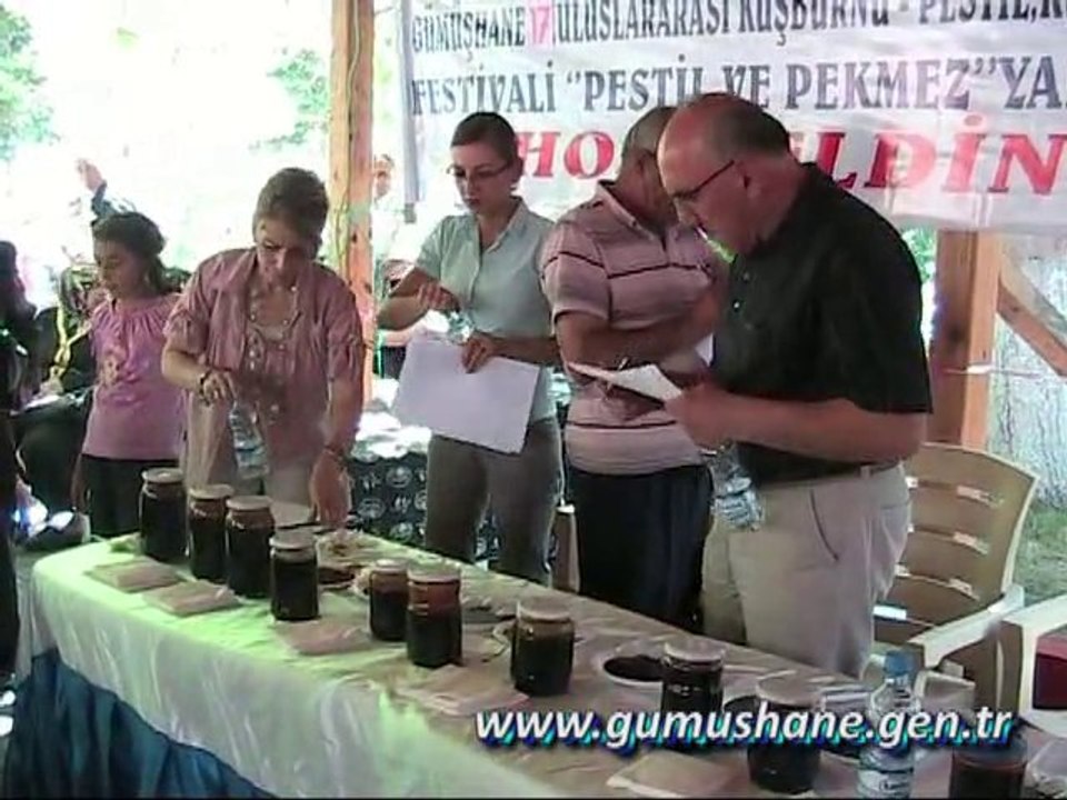Gümüşhane'de Şenlik Kapsamında Yemek Yarışması Düzenlendi