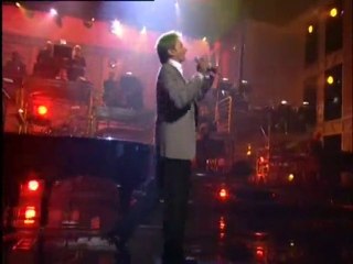 Barry Manilow - Turn the Radio Up